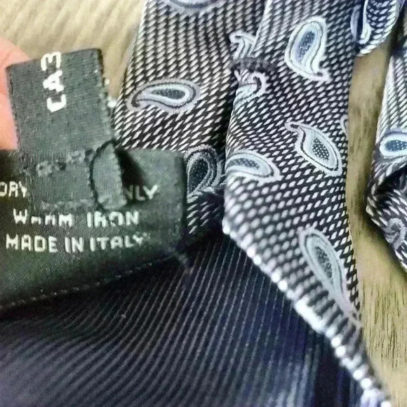 ERMENEGILDO ZEGNA 100%  silk paisley tie. Made in Italy - Picture 6 of 8